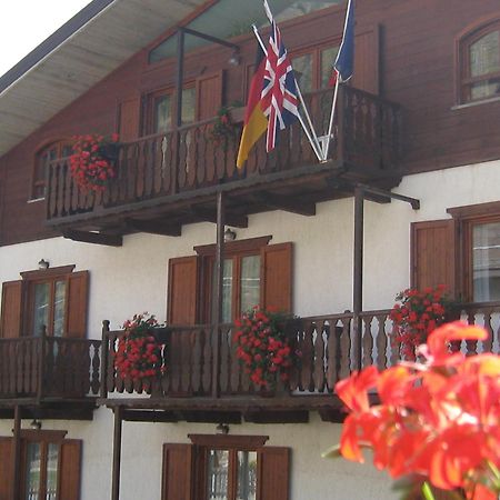 Hotel Villa Plinia Pragelato Extérieur photo