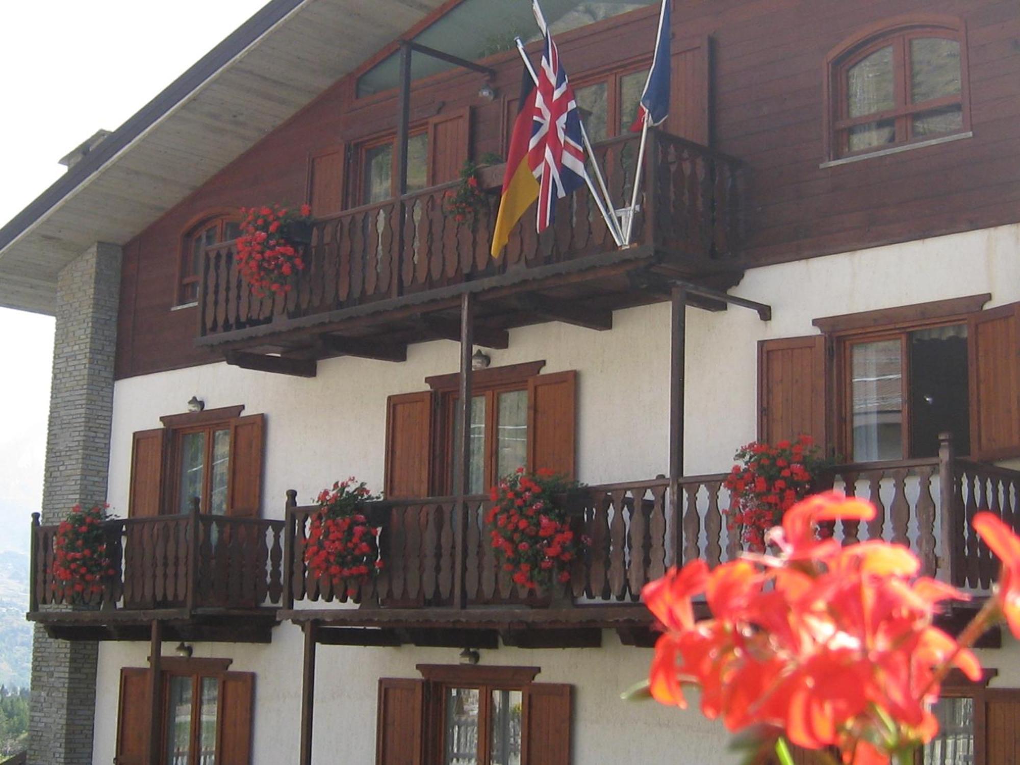 Hotel Villa Plinia Pragelato Extérieur photo
